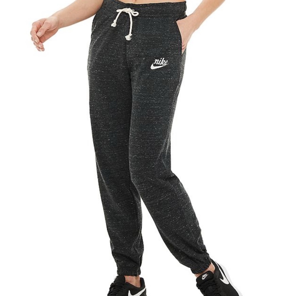 EUC - Nike Sportswear Gym Vintage Capris